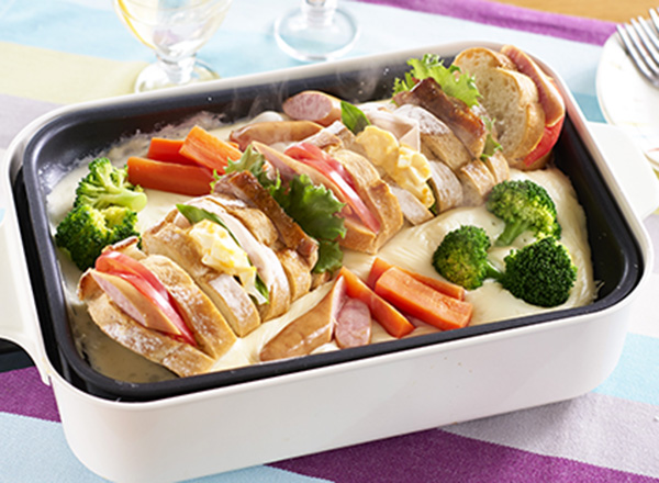 ホットプレートで楽しく! バケットサンドフォンデュ レシピ画像
